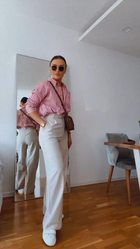 Formal Shirts Women Work Outfits, Pant Outfits For Women, Outfits With Striped Shirts, Clothes Tips, White Shirt Outfits, Fashionable Work Outfit, Business Casual Outfits For Work, Casual Day Outfits, Classy Fashion