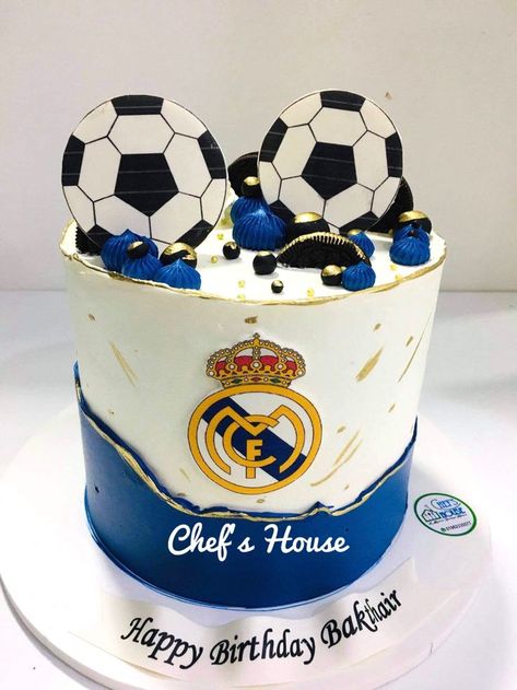 #RealMadridThemeCake | Birthday cake kids, Cake recepies, Cars birthday cake Tarta Real Madrid, Madrid Cake, Football Cake Design, Real Madrid Cake, Easter Themed Cakes, Easter Desserts Cake, Cake Football, Football Themed Cakes, Soccer Birthday Cakes