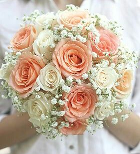 White Baby's Breath (Gypsophila), Cream Roses, Peach Roses Round Wedding Bouquet Bridal Bouquet Coral, Bridal Bouquet Peach, Peach Wedding Bouquet, Gypsophila Wedding, Peach Bouquet, Vintage Bouquet Wedding, Peach Wedding Flowers, Modern Wedding Flowers, Tropical Wedding Flowers