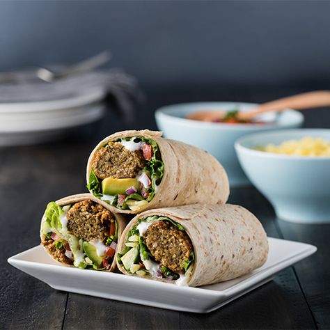 Falafel Wraps, Healthy Low Calorie Dinner, Falafel Mix, How To Make Falafel, Falafel Wrap, Grandma Photos, Falafel Recipe, Low Calorie Dinners, Yogurt Dressing