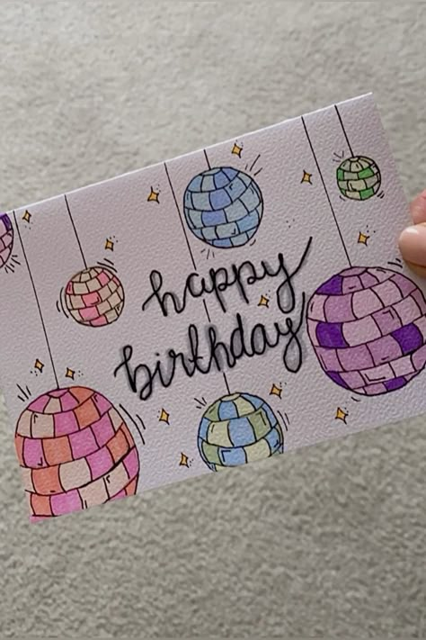 #handlettering #cards #birthday #aesthetic Diy Bday Card Ideas, Happy Birthday Card Ideas For Friends, Bday Cards For Friend, 17th Birthday Card Ideas Diy, Birthday Cards Ideas Aesthetic, Homemade Bday Cards For Mom, 21 Birthday Card Ideas Handmade, Drawing For Best Friend Birthday, Present For Best Friend Birthday