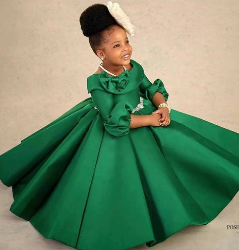 Girls Formal Dresses Kids, African Kids Clothes, Wedding Plus Size, Wedding Pakistani, African Dresses For Kids, Short African Dresses, African Fashion Skirts, Girl Dress Patterns