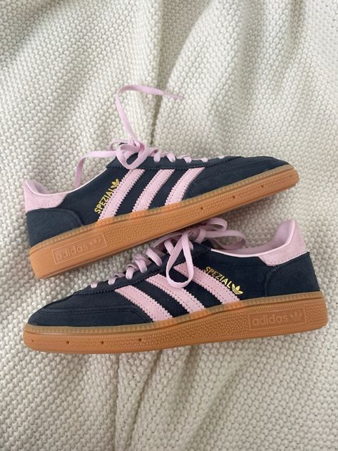 Pink And Blue Sambas, Blue And Pink Sambas, Adidas Spezial, Basic Outfits, Adidas Samba, My Dream Closet, Love Love Love, Fitness Inspo, Summer Wardrobe