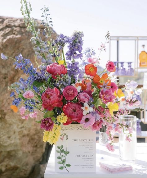 Wildflower Centerpieces, Wildflower Wedding Theme, Colorful Bridal Bouquet, Colorful Wedding Bouquet, Bright Wedding Flowers, Colorful Wedding Flowers, Late Summer Weddings, Rainbow Wedding, Bright Wedding