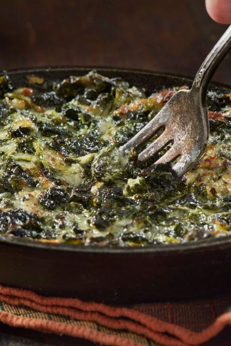 Ina Garten Creamed Spinach Recipe Southern Spinach Recipes, Things To Cook With Spinach, Cream Of Spinach Recipe, Creamed Spinach With Cream Cheese, Spinach Side Dish Healthy, Baked Spinach Recipes, Recipe For Creamed Spinach, Ina Garten Side Dishes, Thanksgiving Spinach Recipes