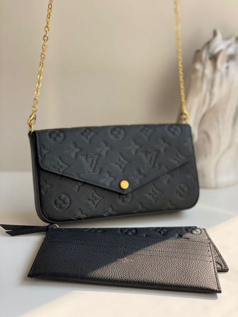 Felicie Pochette, Luxury Stuff, Designer Bags Louis Vuitton, Marrakech Travel, Trendy Purses, Luxury Bags Collection, Mini Crossbody Purse, Straw Beach Bag, Louis Vuitton Black