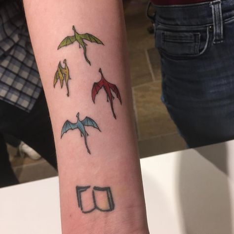 Check out this awesome #inheritancecycle #tattoo a fan showed me in #Austin I love seeing each of the four dragons. Four Dragons, Cycle Tattoo, Fandom Tattoos, Inheritance Cycle, Christopher Paolini, Dragon Tattoo Designs, Creative Tattoos, Dragon Tattoo, Cute Tattoos