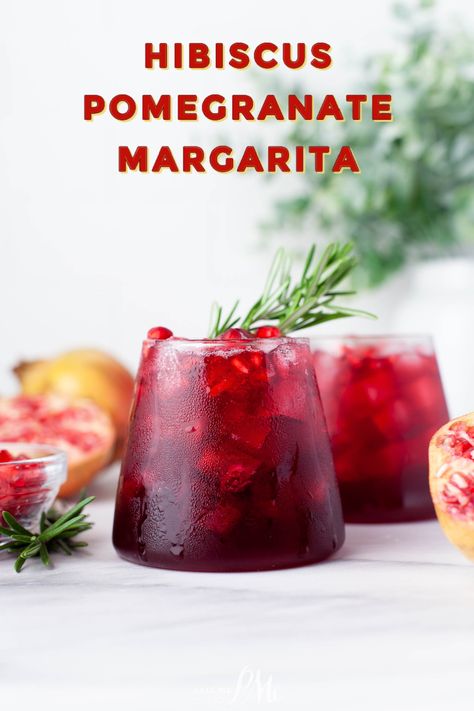 Hibiscus Pomegranate Margarita is a festive twist to the classic margarita. It's a super easy & incredibly refreshing cocktail that's great for any occasion & especially for Christmas & the holidays! Recipes With Pomegranate Juice, Pomegranate Juice Cocktails, Pomegranate Margarita Recipe, Pomegranate Juice Recipe, Traditional Margarita Recipe, Pomegranate Cocktail Recipes, Grapefruit Margarita Recipe, Pomegranate Cocktail, Pomegranate Drinks