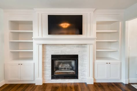 Wainscoting Fireplace Wall, Fireplace Wall With Tv, Fireplace Built Ins Diy, Wall With Tv, Fireplace Facelift, Wainscoting Fireplace, Fireplace With Tv, Diy Built In Shelves, Coastal Family Rooms