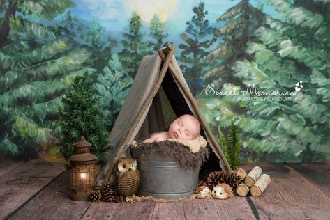 Photography Camp, Newborn Sleeping, Camping Photo, Newborn Photography Boy, Newborn Photography Poses, Newborn Studio, Camping Photography, Baby Boy Photos, Foto Baby