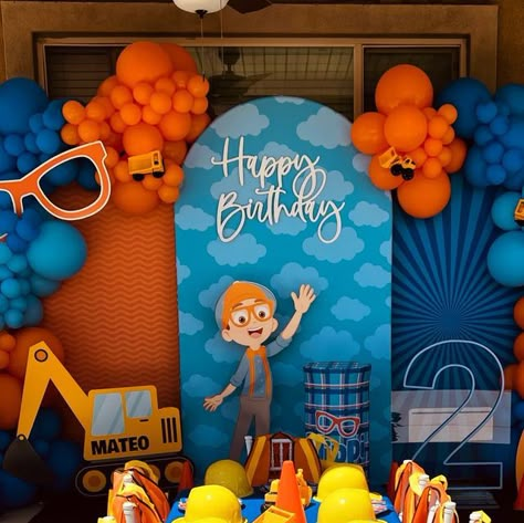 𝐅𝐥𝐨𝐰𝐞𝐫 𝐖𝐚𝐥𝐥 𝐑𝐞𝐧𝐭𝐚𝐥𝐬 & 𝐁𝐚𝐥𝐥𝐨𝐨𝐧𝐬 on Instagram: "Blippi  Mateo 2nd Birthday Party 🥳  💙 🧡 💙 🧡 Complete setup by @909prettypetals  Balloons @tuftexballoons   #blippi #blippiparty #blippibirthday #blippifiesta #fiestadeblippi #eastvale #Corona #Ontario #RanchoCucamonga #ie #Fontana #norco #Riverside #ontarioranch #chinohills #norcocalifornia #jurupavalley #chino #miraloma #bloomington #tufftexballoons" Blippi Balloon Garland, Blippi Birthday Party Decorations, Blippi Themed Birthday Party, Blippi Birthday Party, Blippi Party, Flower Wall Rental, Diy Birthday Cake, 2nd Birthday Party, 3rd Birthday Parties