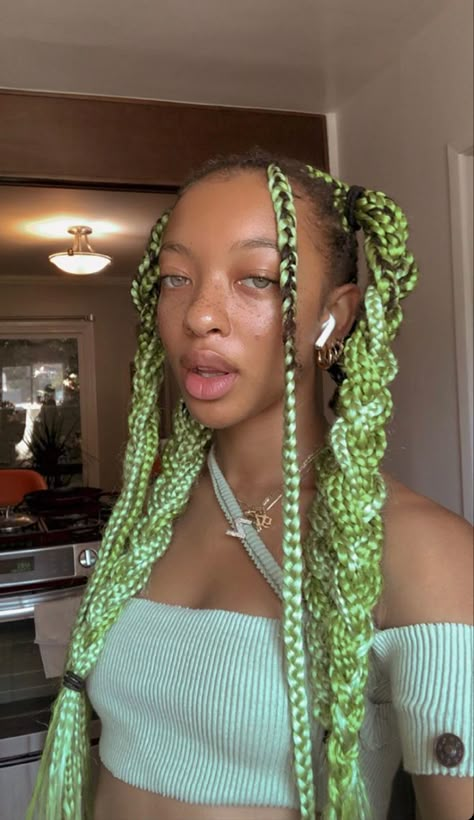 Braided Hairstyles Green, Green Hairstyles Black Women Braids, Pink And Grey Box Braids, Blonde Jade Braids, Green And Pink Braids, Braided Hairstyles With Green Beads, Box Braids Colors, Jade Braids Pink, Braided Hairstyles Green And Black