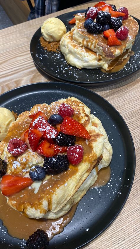 pancakes cafe aesthetic breakfast liverpool harware coffee Pancakes With Fruit Aesthetic, Restaurant Food Pics, Cute Breakfast Aesthetic, Breakfast Aesthetic Restaurant, Breakfast Restaurant Aesthetic, Breakfast Date Aesthetic, Breakfast Cafe Aesthetic, Miami Breakfast, Pancakes Restaurant