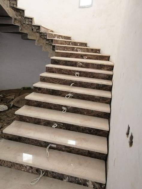 Marble Steps Stairs, Step Riser Ideas, Granite Stairs Design Modern, Stairs Lighting Ideas, Staircase Wall Design, House Hall Design, Stairs Tiles Design, Granite Stairs, Colorful Bedroom Design