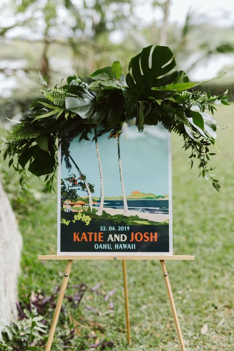 Modern Vintage Hawaiian Wedding on Oahu Vintage Hawaiian Wedding, Tropical Wedding Signage, Vintage Tropical Wedding, Tropical Cocktail Party, Vintage Welcome Sign, Kualoa Ranch Hawaii, Vintage Hawaiian Decor, Tropical Locations, Tiki Wedding