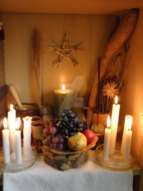 Autumnal Equinox Celebration, Autumn Equinox Ritual, Sacred Space Altar, Wiccan Books, Samhain Ritual, Wiccan Sabbats, Magia Das Ervas, Autumnal Equinox, Witches Altar