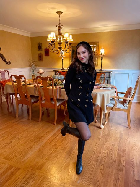 Blair Waldorf Christmas Outfit, Blair Waldorf Halloween Costume, Blair Waldorf Thanksgiving, Gossip Girl Winter Outfits, Blair Waldorf Christmas, Blair Waldorf Style Outfits, Blair Waldorf Outfits Inspired, Blair Waldorf Costume, Outfit Blair Waldorf