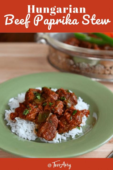 Marha Pörkölt - Learn to make traditional Jewish Hungarian Beef Stew with paprika, green bell peppers and tomato. A cozy stew perfect for Passover! | ToriAvey.com #marhaporkolt #marhapörkölt #beefstew #paprika #stew Beef Paprikash Hungarian, Beef Paprika Recipe, Porkolt Recipe, Hungarian Beef Stew, Europe Recipes, Beef Paprika, Hungarian Dishes, Foreign Recipes, Beef Ideas