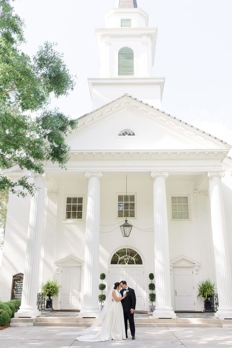 Southern Romantic Wedding, Old Money Southern Wedding, Southern Classy Wedding, Southern Wedding Aesthetic, Classy Southern Wedding, Traditional Southern Wedding, Southern Wedding Reception, Wedding Venue Georgia, Wedding Venues Georgia