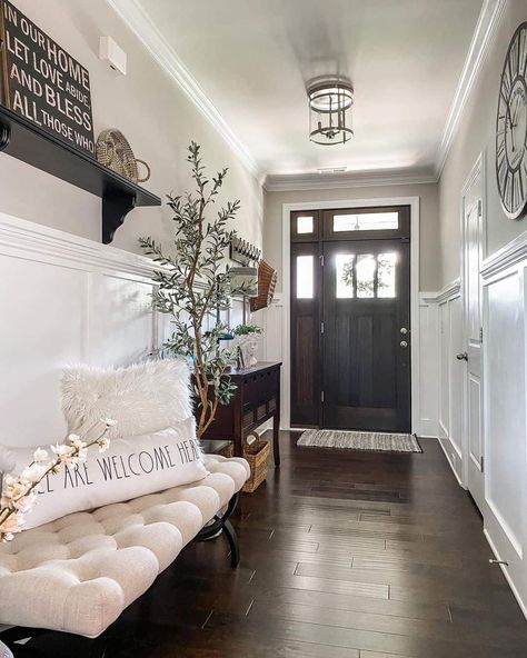 30 Entryway Wall Ideas for a Great First Impression Entryway Wall Ideas, Table Decor Entryway, Decor Entryway Table, Entryway Ideas With Bench, Shiplap Entryway, Light Entryway, Chandelier Entryway, Entryway Bench With Shoe Storage, Hall Tree Entryway