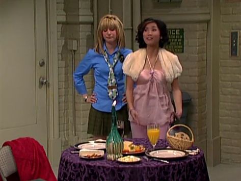 London And Maddie Costumes, Maddie Suite Life, London And Maddie, London Tipton Outfits, 2000s Things, London Halloween, London Tipton, Disney Icon, Disney+ Icon