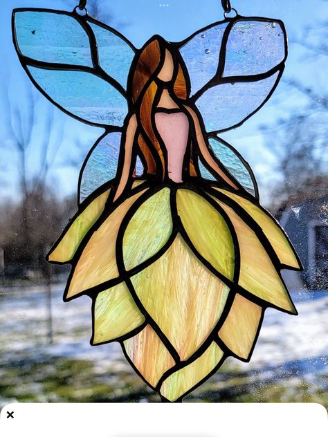 Alice In Wonderland Paintings, Angel Ideas, Scroll Art, Stained Glass Patterns Free, Stained Glass Angel, Spring Fairy, Stained Glass Pattern, Glass Diy, Stained Glass Paint