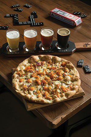 Susquehanna Style - Food and Drink - Pizza - Beer Sampling Beer Party Ideas, Pub Photography, Beer Food Pairings, Beer Flight, Pizza Branding, Oktoberfest Food, Pizza And Beer, Pizza Design, Pizza Day