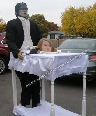 Homemade Head on Platter Optical Illusion Costume: I had to come up with the best costume (like I do every year), thought of what I could do too make everyone's head spin and I came up with this Head on Head On A Platter, Illusion Costumes, Halloween Costumes College Girls, Homemade Costume, Costume Works, Adult Halloween Party, Homemade Costumes