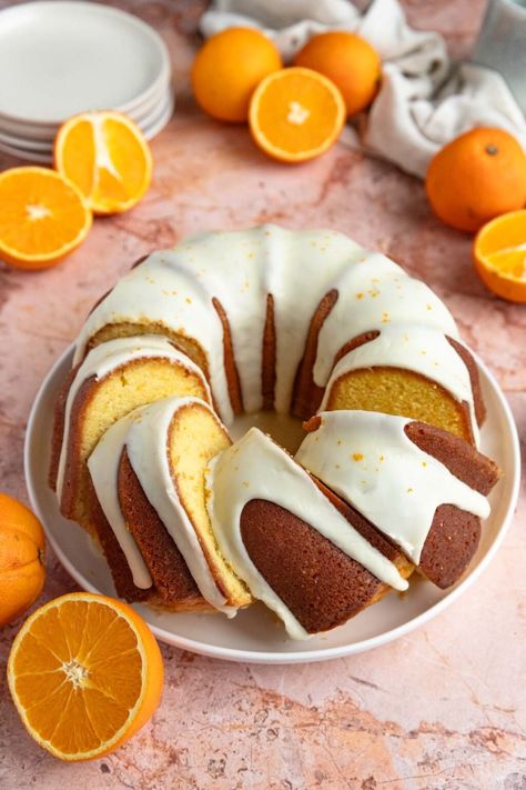 Easy Orange Pound Cake with Citrus Glaze - Bakes by Brown Sugar Lemon Orange Pound Cake, Easy Orange Pound Cake, Citrus Glaze, Cheesecake Caramel, Wedding Cake Cupcakes, Cherry Pie Bars, Choux Buns, Orange Bundt Cake, Orange Pound Cake