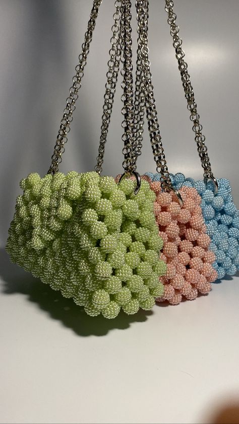 Tas Manik Manik Aesthetic, Natural Material Jewelry, Pearl Aesthetic, Hand Beaded Bag, Pearl Crafts, Jeweled Bag, Bead Bag, Aesthetic Diy, Trendy Purses