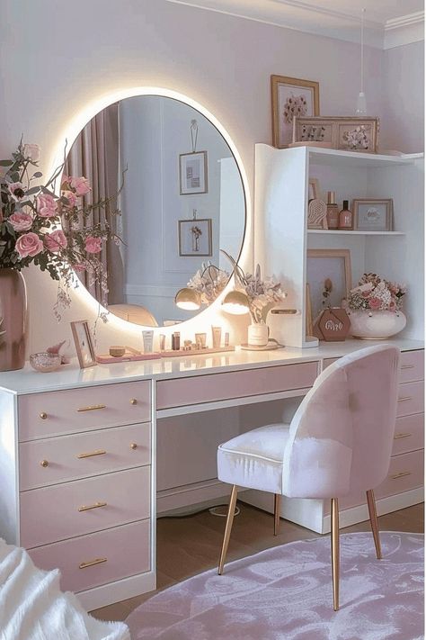 Cute Vanity Aesthetic, Cute Desk Inspo Aesthetic, Simple Dressing Table Ideas, Dressing Table Design Bedrooms, Vanity Table Ideas, Room Furnishing Ideas, Inspiration Dressing, Girl Vanity, Vintage Vanities