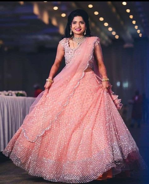 Lehnga Designs For Reception, Half Saree Lehenga For Wedding, Leghanga Half Blouse Design, Reception Lehenga Designs, Reception Ghagra Bridal Lehenga, Reception Half Sarees, Half Saree For Reception For Bride, Lehanga For Reception Bridal Indian, Lehenga For Reception Bridal Indian