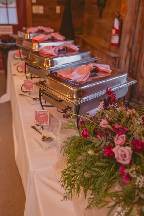 Food Table Buffet Ideas, Party Food Trays Buffet Tables, Food Buffet Set Up, Food Setup For Party Buffet Tables, Beautiful Buffet Displays, Catering Decorations Buffet Tables, Catering Display Wedding, Buffet Set Up Wedding, Catering Setups Food Displays