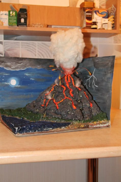 Volcano Diy, Volcano Project For Kids, Volcano Diorama, Diy Volcano Projects, Volcano Project, Volcano Model, Science Exhibition Projects, Volcano Projects, Making A Volcano