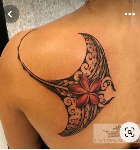 Hawiian Tattoos Women, Hawaiian Style Tattoo For Women, Hawaiian Tattoo Ideas For Women, Tattoo Ideas Polynesian, Hawaii Style Tattoo, Tropical Shoulder Tattoos For Women, Aruba Inspired Tattoos, Cookisland Tattoos Women, Hawian Style Tattoos