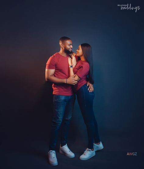 Pre Wedding Photo Shoot Outfit Ideas, Pre Wedding Shoot Ideas Outfit Nigeria, Photoshoot For Pre Wedding, Pre Wedding Pictures Ideas, Style Poses Picture Ideas, Pre Wedding Shoot Ideas Casual, Black Outfits For Couples, Couple Photoshoot Dress Ideas Outfit, Casual Photoshoot Outfits Couple