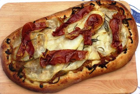 Calzone Pizza, Yeast Breads, Yeast Bread, Italian Bread, Best Comfort Food, Happy Days, Hawaiian Pizza, Pretzels, Popular Recipes