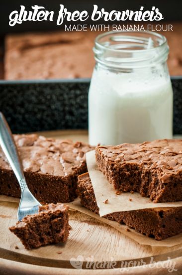 These gluten free brownies are made with banana flour and super delicious! Gaps Cookies, Green Banana Flour Recipes, Banana Flour Recipes, Aip Sweets, Raw Eating, Green Banana Flour, Fodmap Food, Almond Butter Brownies, 21 Day Sugar Detox