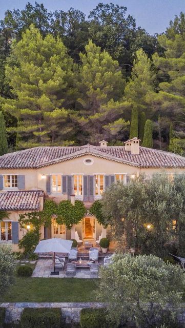 Knight Frank French Riviera on Instagram: "🎥 Enchanting Provencal Bastide for sale in Chateauneuf de Grasse For sale with @kffrenchriviera - €7,900,000 Contact us for visits @fredriklilloe . . Check out our recent post 🏡 . . This impressive property is ideally located between the Grande Bastide Golf Club and the charming hill-top village of Châteauneuf de Grasse. Set in a quiet residential area, the property is approached through elegant iron gates that lead down a long driveway to the main ba Grasse France, European Style Homes, Olive Grove, French Architecture, Beautiful Vacations, Countryside House, French Countryside, French Country House, Stone House