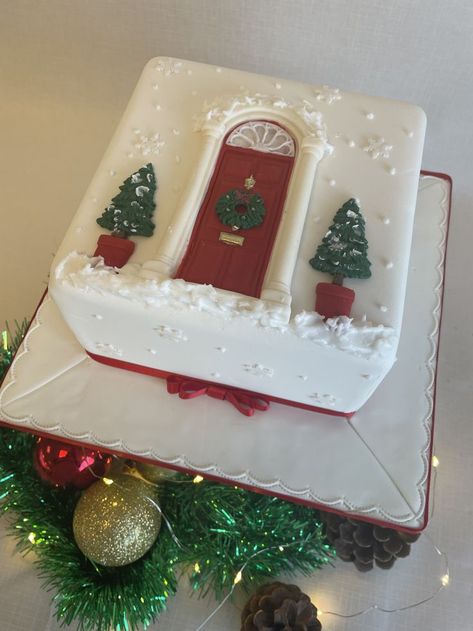 Square Christmas Cakes Ideas Decoration, Square Christmas Cake Designs Simple, Square Xmas Cake Decorating Ideas, Christmas Cake Decorations Simple, Cute Christmas Cake Ideas Easy, Xmas Cake Ideas Simple, Funny Christmas Cakes Ideas, Christmas Cake Designs 2023, Diy Christmas Cake Decorations