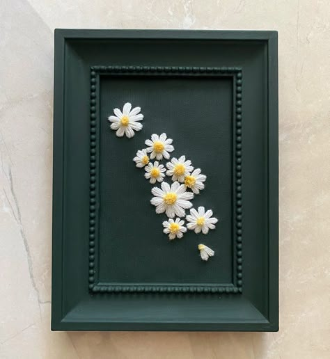 DMC (@dmc_embroidery) • Instagram photos and videos Painting Photo Frames Ideas, Spring Craft Ideas, Embroidery Wall Art, Plate Collection, Clay Wall Art, Green Backdrops, Spring Craft, Gallery Wall Ideas, Framed Embroidery