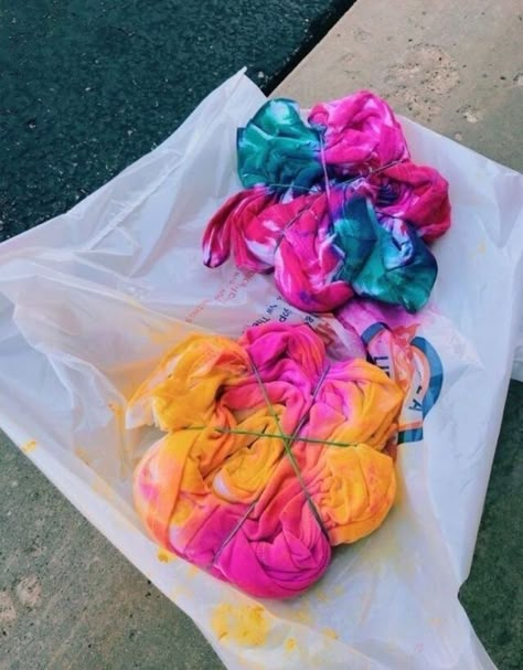 Tye Dye Aesthetic, Paris Bucket List, Tye And Dye, London Bucket List, Vsco Aesthetic, Fun Sleepover Ideas, Summer Things, Summer Fun List, Summer Plans