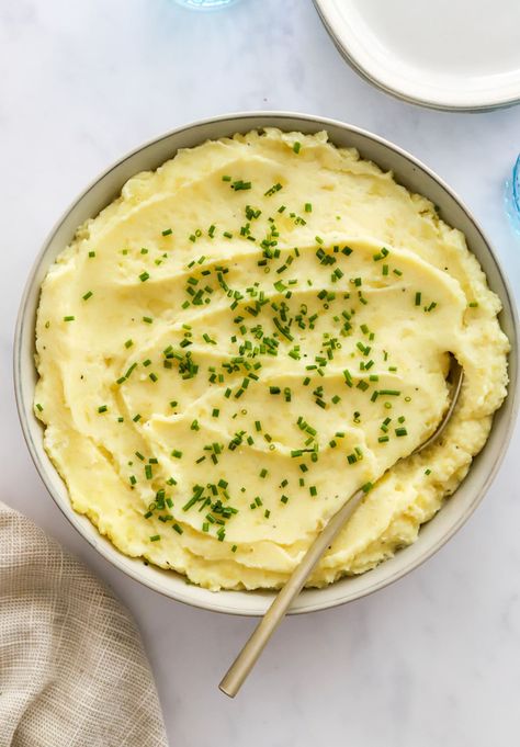 Healthy Mashed Potatoes Meals With Mashed Potatoes, Traditional Mashed Potatoes Recipe, Classic Mashed Potatoes Recipe, Healthy Mashed Potatoes, Healthy Thanksgiving Sides, Classic Mashed Potatoes, Eating Bird Food, Healthy Potato Recipes, With Mashed Potatoes