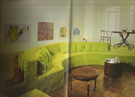 Sunken Conversation Pit, Sunken Bath, 70s Furniture, Conversation Pit, 70s Interior, Central Park West, Vintage Interior Design, Mid Century Living, Century Home