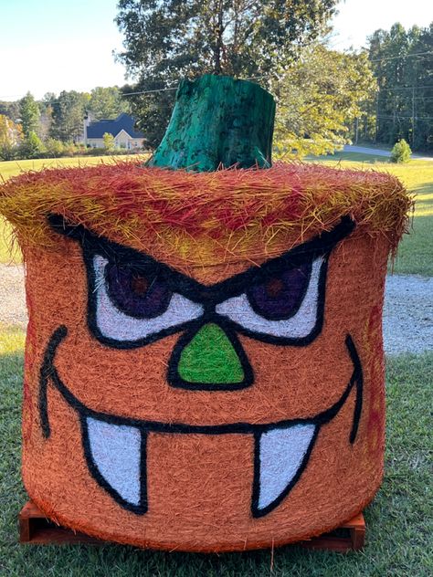 2022 Halloween Decor Round Hay Bale Pumpkin Vampire Spooky Farm Halloween, Halloween Round Hay Bale Ideas, Hay Bale Halloween Decor, Halloween Hay Bale Ideas, Round Hay Bale Decorating Ideas, Hay Bale Halloween, Halloween Hay Bales, Halloween Hay Bale, Hayride Party