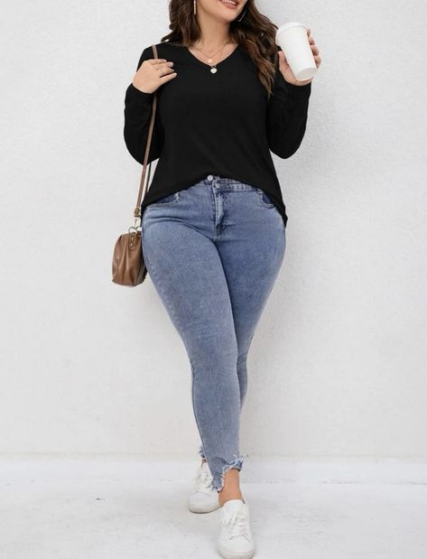 Midsize Clothing, Vneck Outfit, Outfit Gorditas, Office Outfits Women Plus Size, Office Outfits Women Casual, Preppy Mode, Plus Zise, Casual Chic Outfits, Style Désinvolte Chic