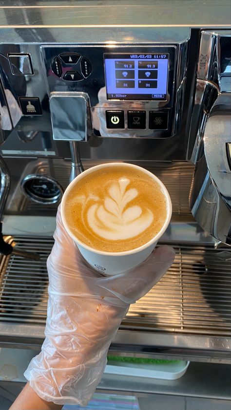 Barista Job Aesthetic, Barista Girl Aesthetic, Starbucks Barista Aesthetic, Lionsgate Manifestation, Cafe Barista Aesthetic, Work Cafeteria, Barista Girl, Barista Job, Barista Aesthetic