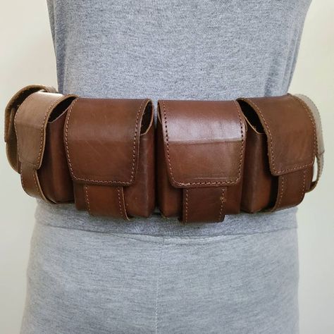 Bo-Katan Kryze functional leather pouches

#BoKatan
#Kryze
#Mandalorian
#DeathWatch
 #NighOwl Jedi Belt, Leather Knife Sheath Pattern, Bulletproof Clothing, Bo Katan, Leather Pouches, Costume Armour, Retro Backpack, Leather Armor, Leather Gear