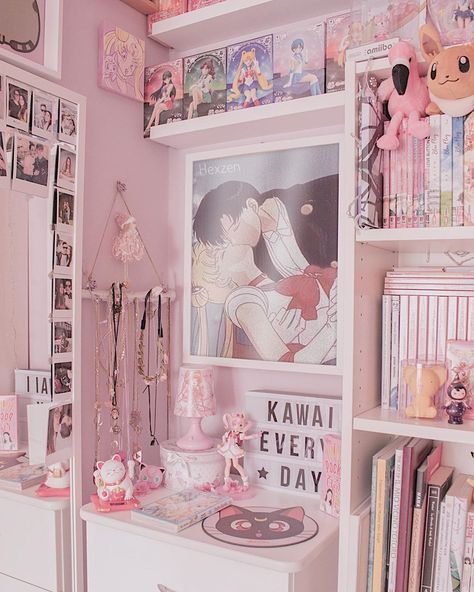 Valeria Kawaii Addicted on Instagram: “✨Romantic kiss✨ What is your favorite anime couple?💕 . . #sailormoonfanart #spiritedaway #yumekawaii #otakuanime #animemanga #gamingroom…” Sailor Moon Room Aesthetic, Sailor Moon Room Ideas, Sailor Moon Room, Moon Room, Yume Kawaii, Sailor Moon Fan Art, Romantic Kiss, Anime Couple, What Is Your Favorite