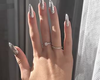 Nail Art Easy, Trend Ideas, Nails Y2k, Hard Gel Nails, Glamour Nails, Simple Acrylic Nails, Glamorous Nails, Pretty Gel Nails, Almond Acrylic Nails